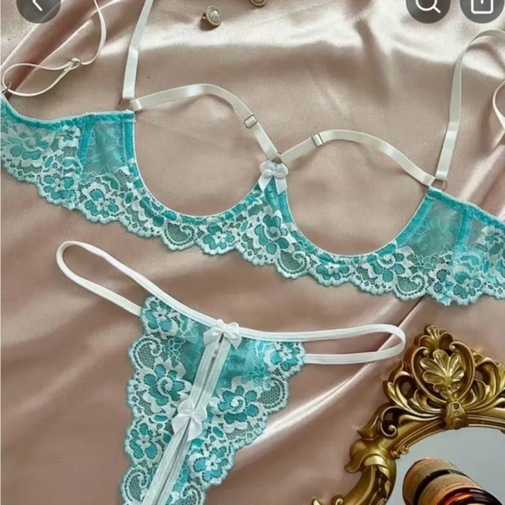 💛Beautiful Floral Lace Open Bust Bra & Sexy Matching Open Thong Set - Picture 1 of 10
